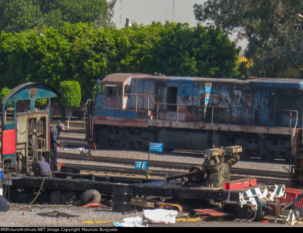 FXE SW10 Locomotives being scrapped